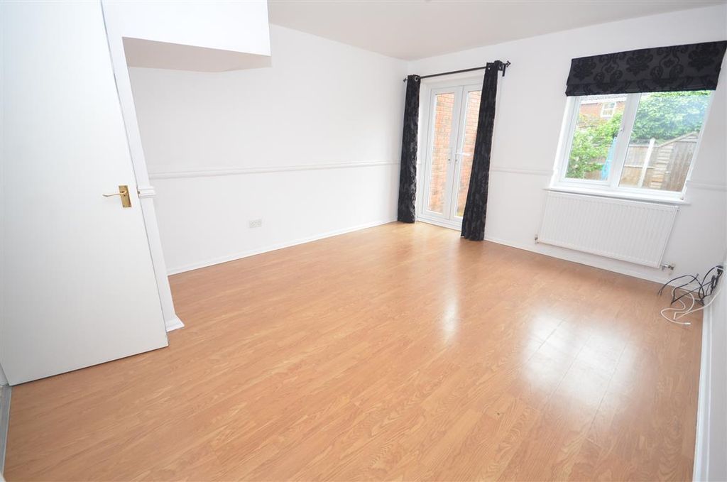 Property photo 2 of 9 Living Room