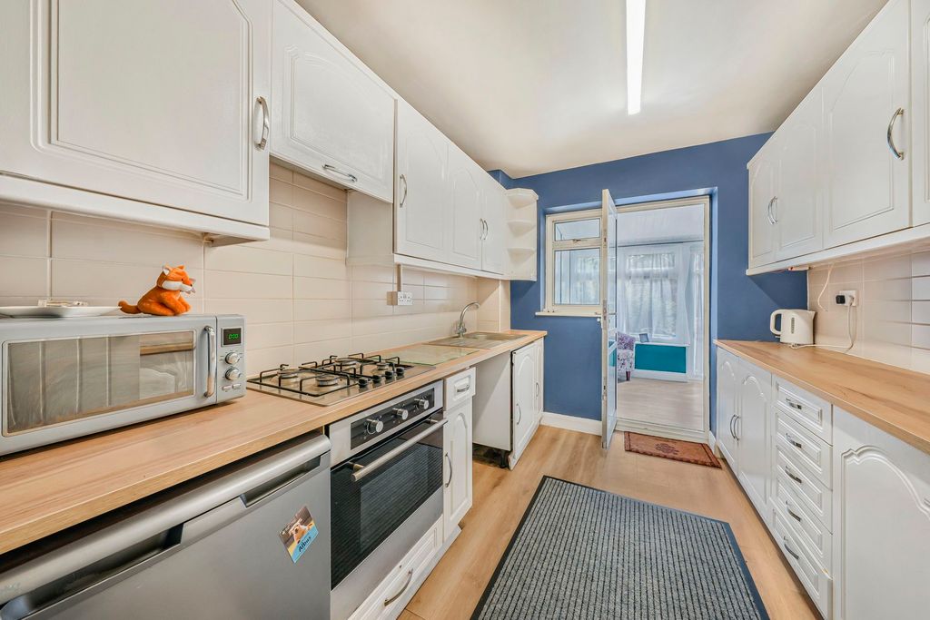Property photo 3 of 20