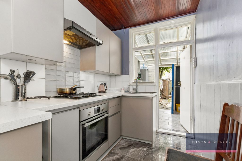 Property photo 2 of 16 020620266_Tils_66 Kimberley Road _N17 9Bj_011_Wm