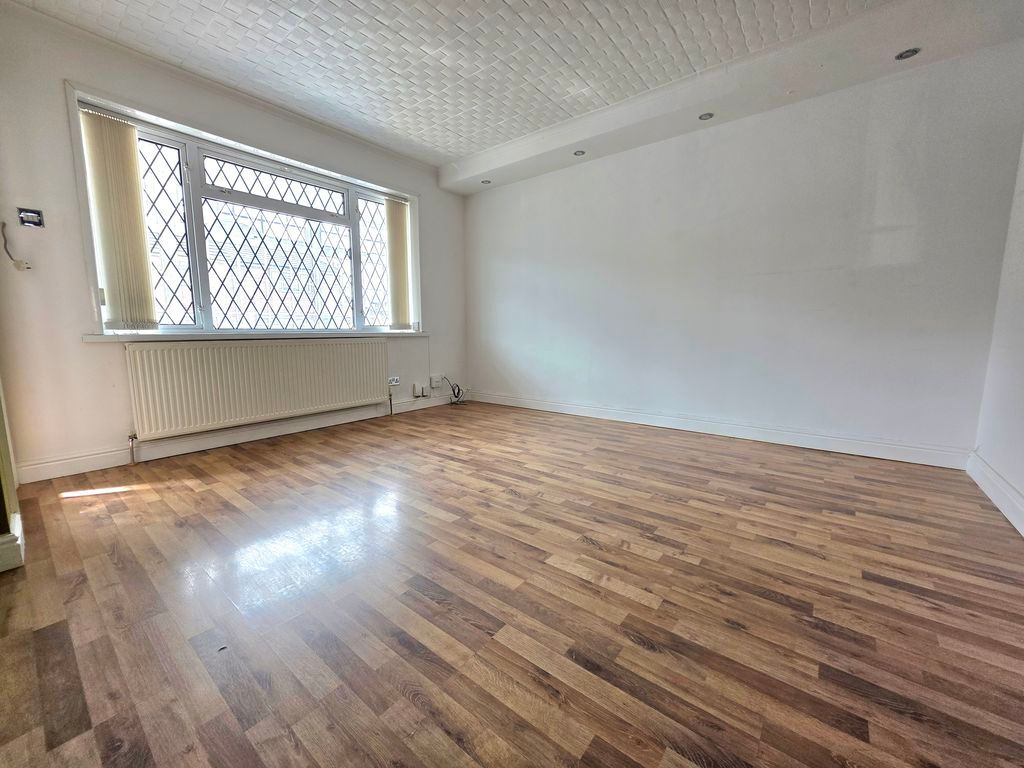 Property photo 2 of 11 Photo 11