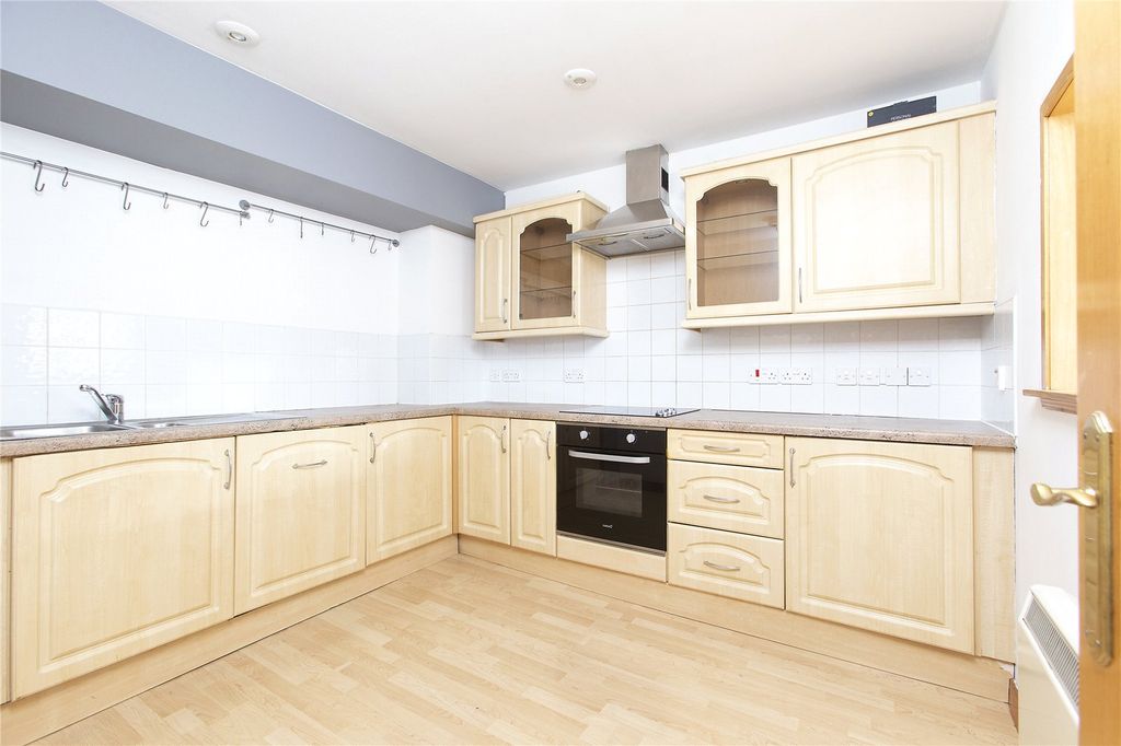 Property photo 2 of 17 Picture No. 15