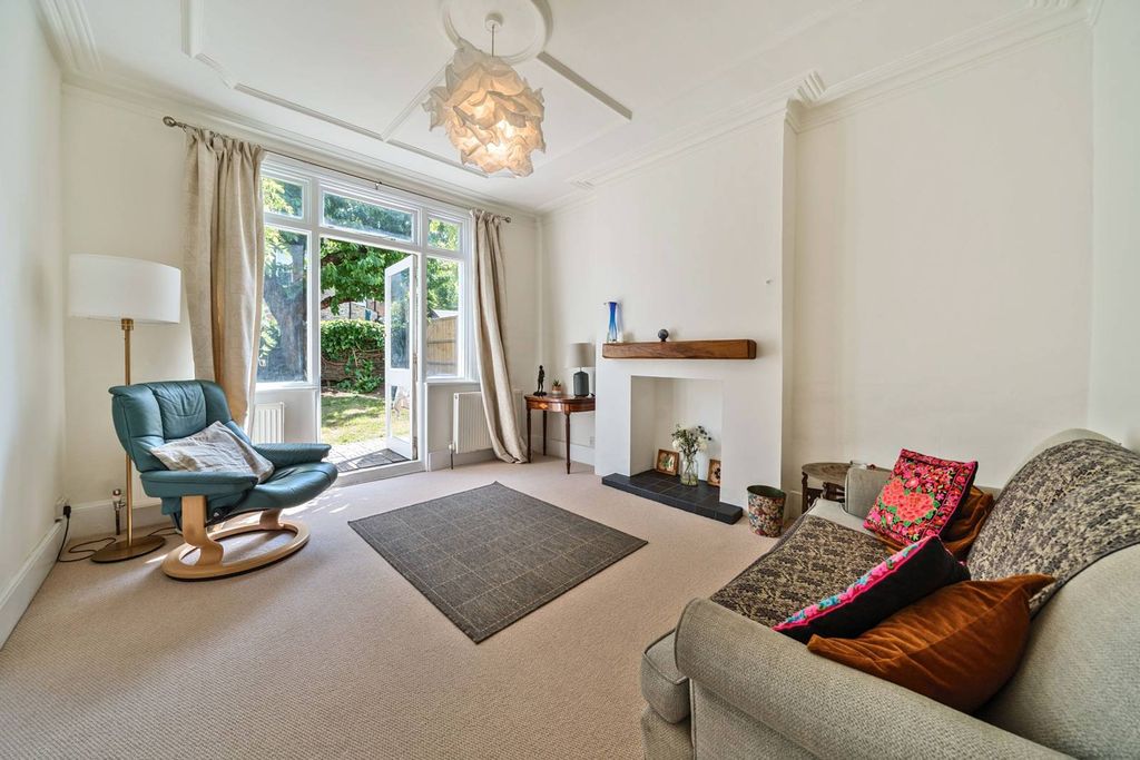 Property photo 3 of 21