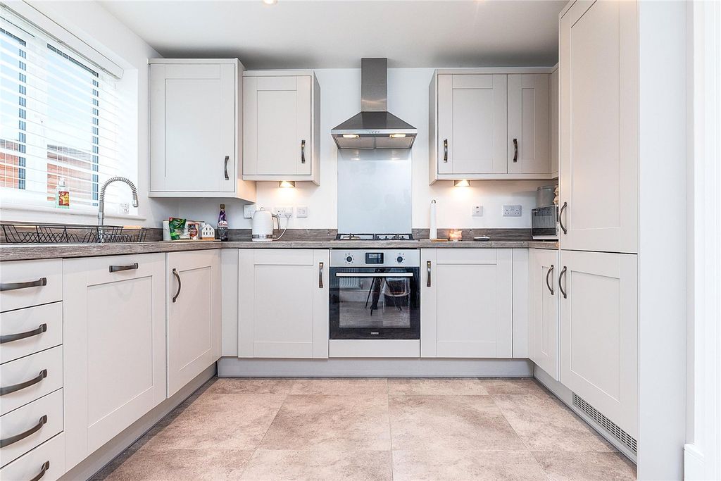 Property photo 3 of 29 Picture No. 31