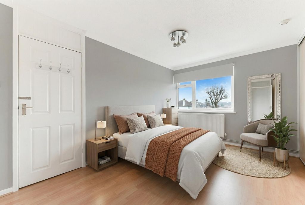 Property photo 3 of 7 Bedroom