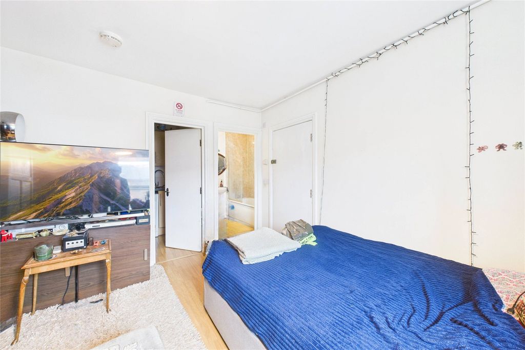 Property photo 2 of 5 Picture No. 11