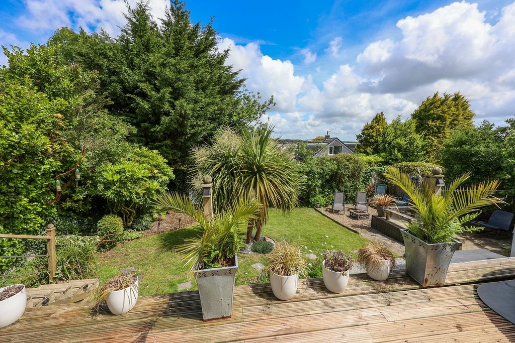 Property photo 2 of 24