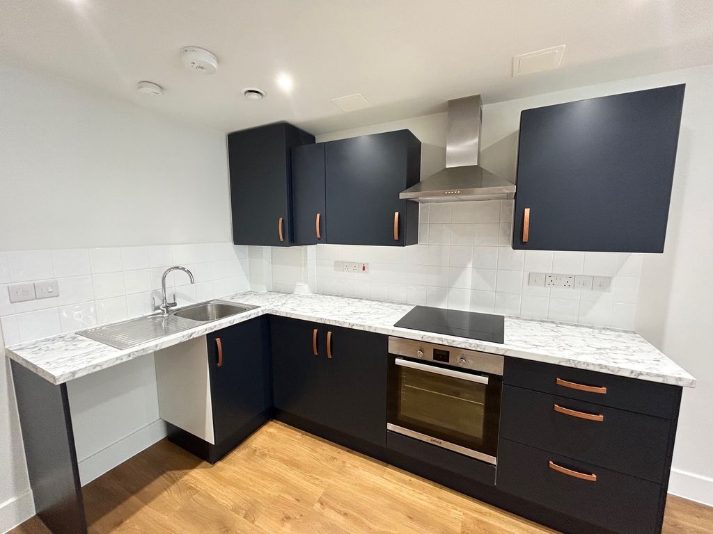 Property photo 3 of 8 Kitchen