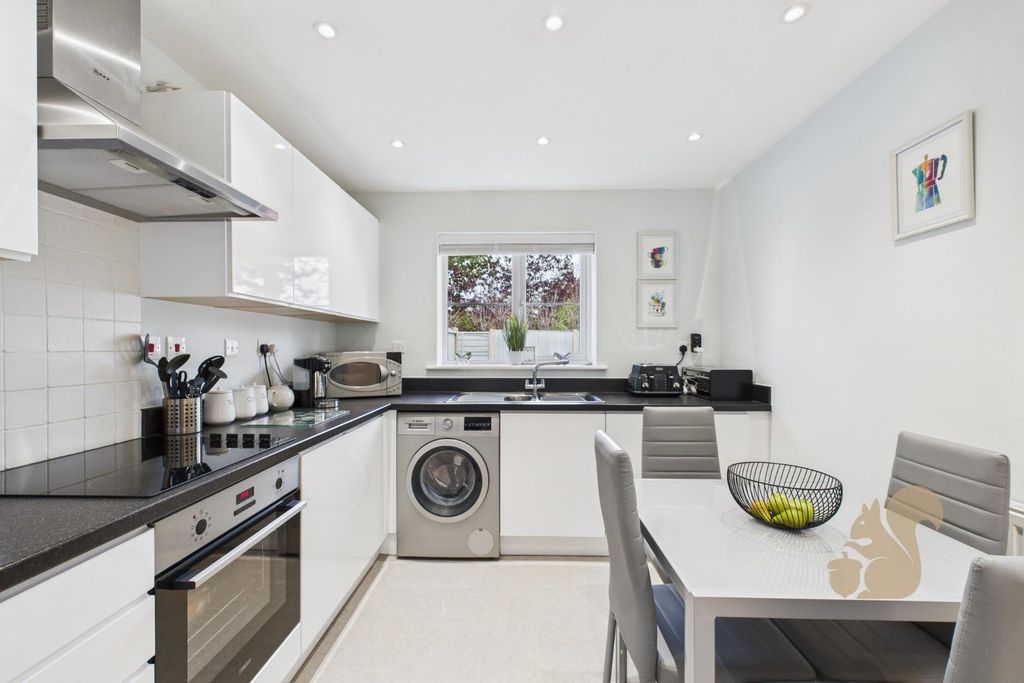 Property photo 2 of 19 Cam05565G0-Pr0022-Still021.Jpg