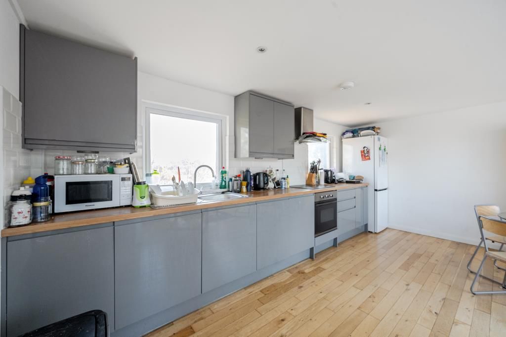 Property photo 3 of 16 Kitchen