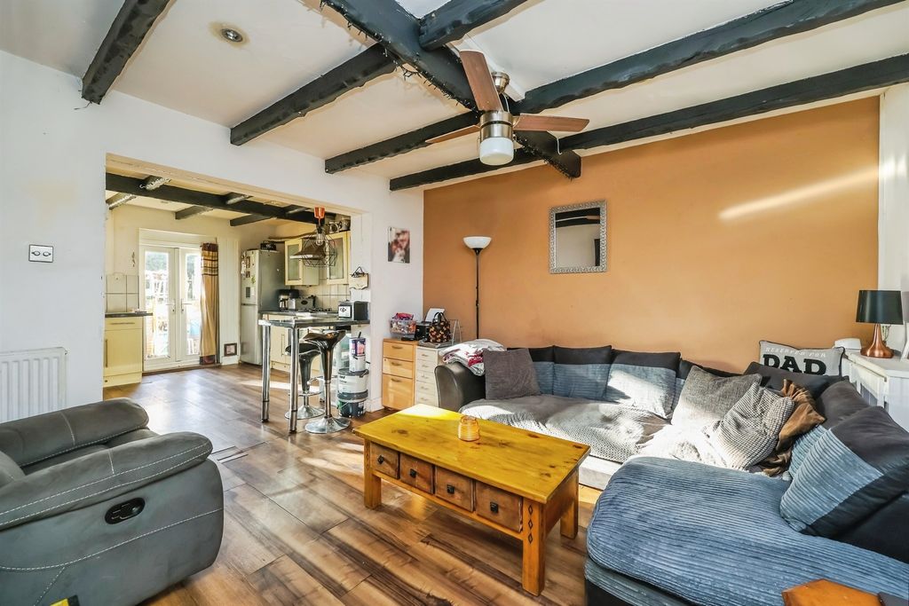 Property photo 3 of 17