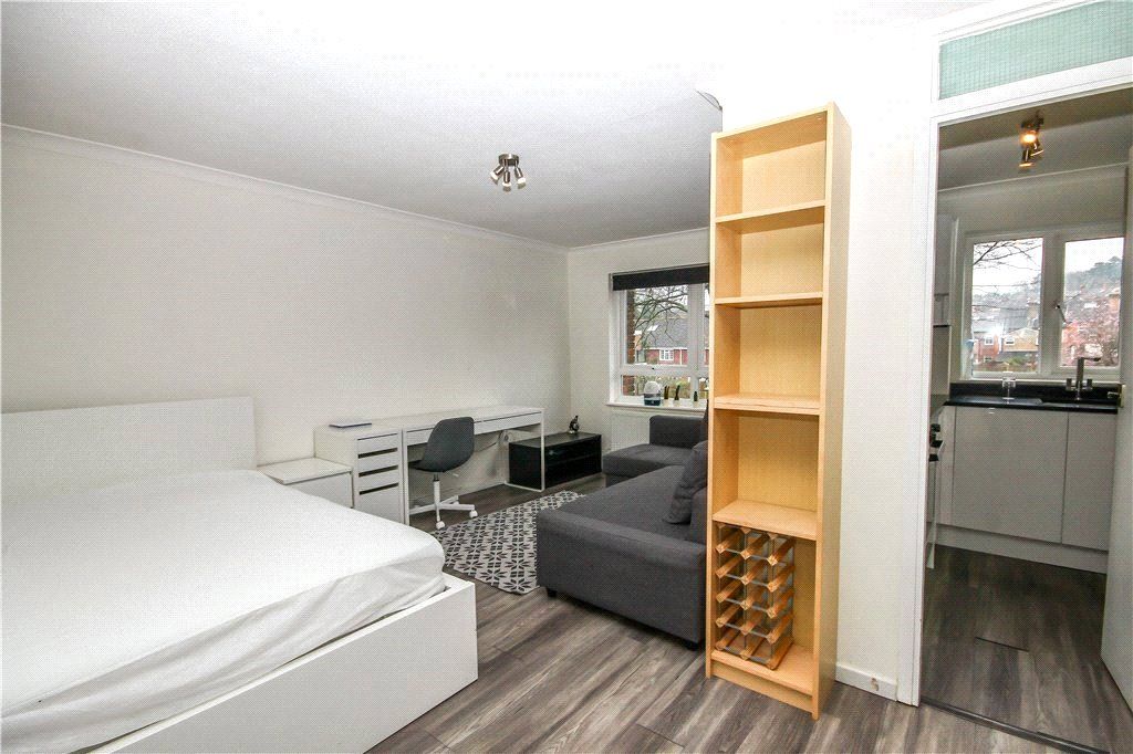 Property photo 3 of 7 Studio Room
