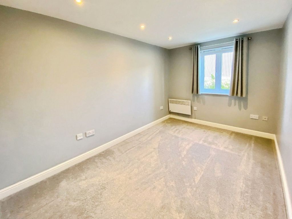Property photo 3 of 11 Pbox-Img.Jpg