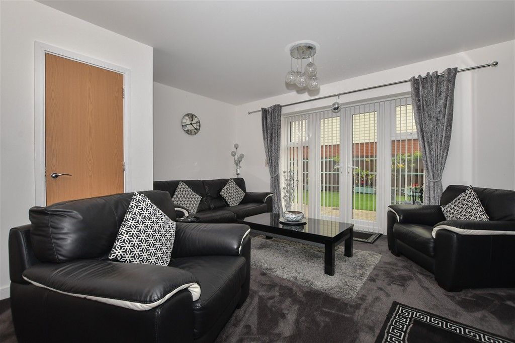 Property photo 2 of 15 Lounge/Diner