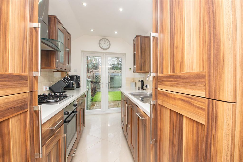 Property photo 3 of 14 14Stmary_14.Jpg