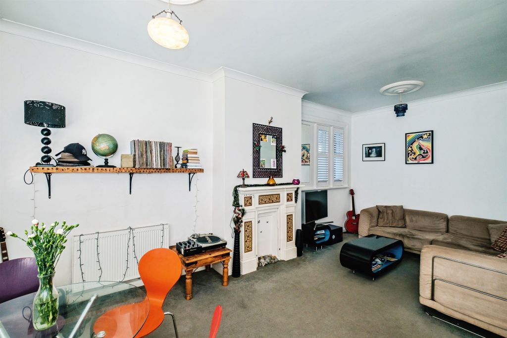 Property photo 3 of 11
