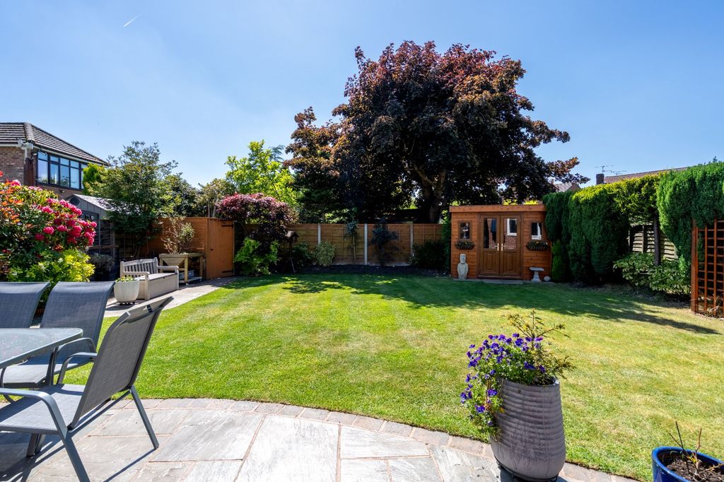 Property photo 2 of 31 Picture No. 16