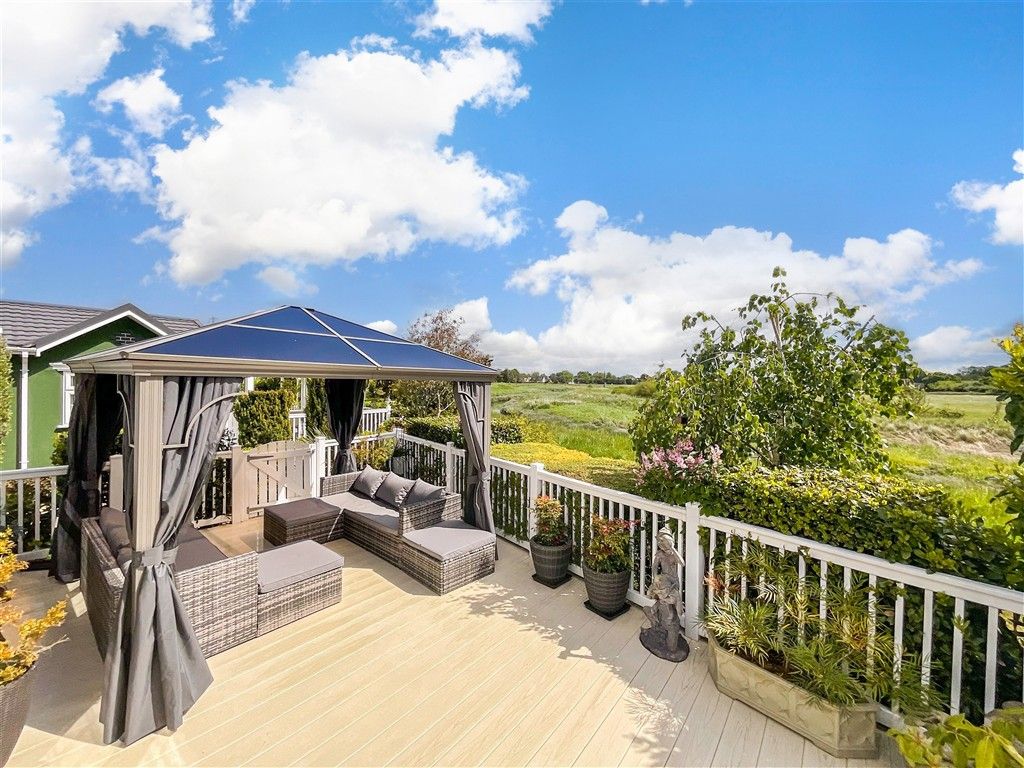 Property photo 2 of 14 Veranda