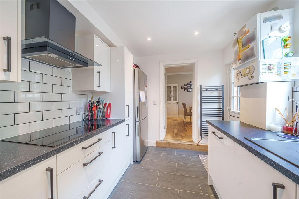 Property photo 2 of 18