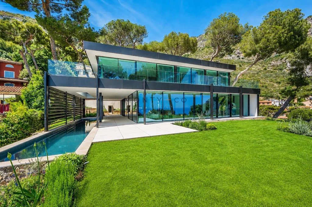 Property photo 1 of 17 Sale Of Contemporary Villa With Sea View In Eze