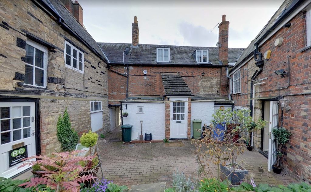 Property photo 2 of 3