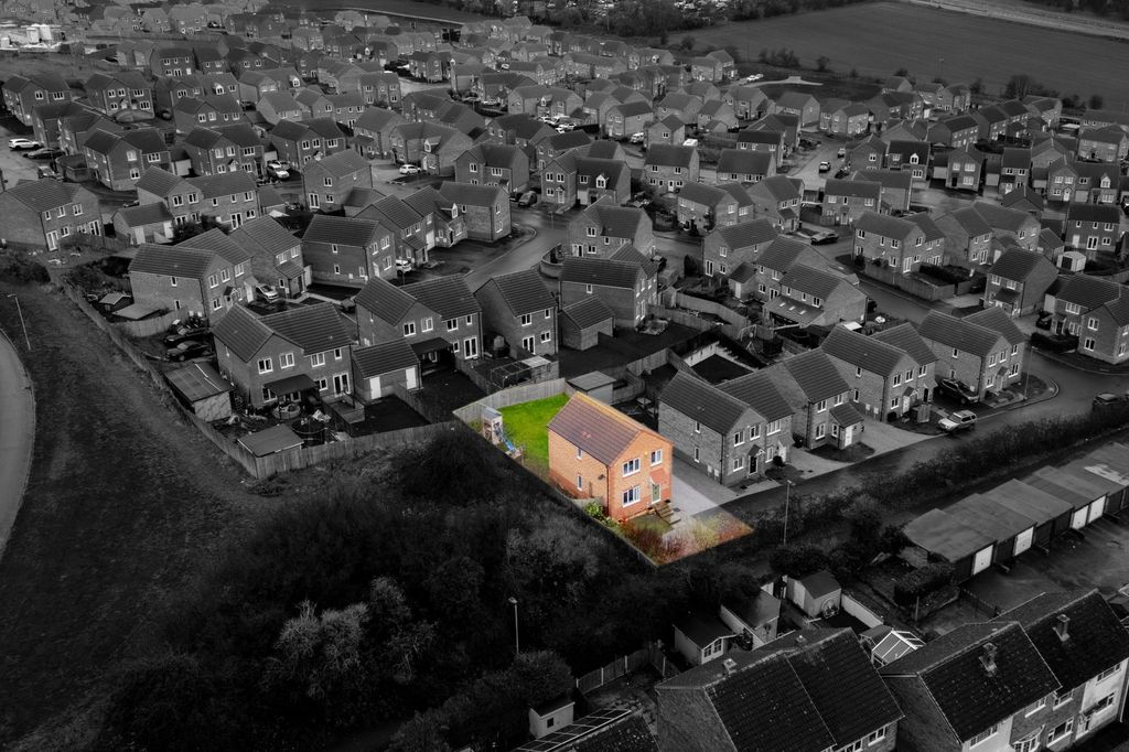 Property photo 2 of 25