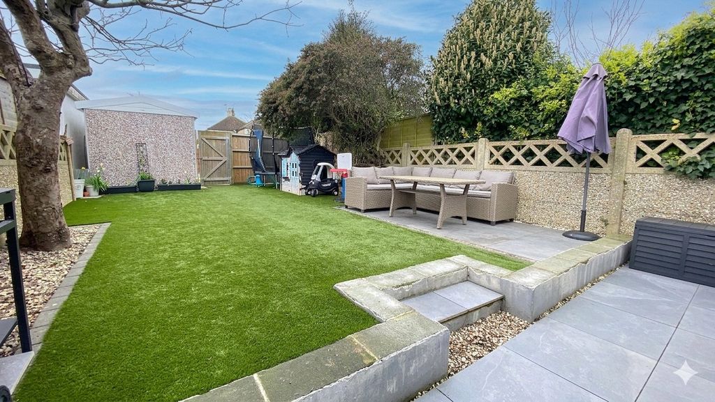 Property photo 3 of 17 Picture No. 01