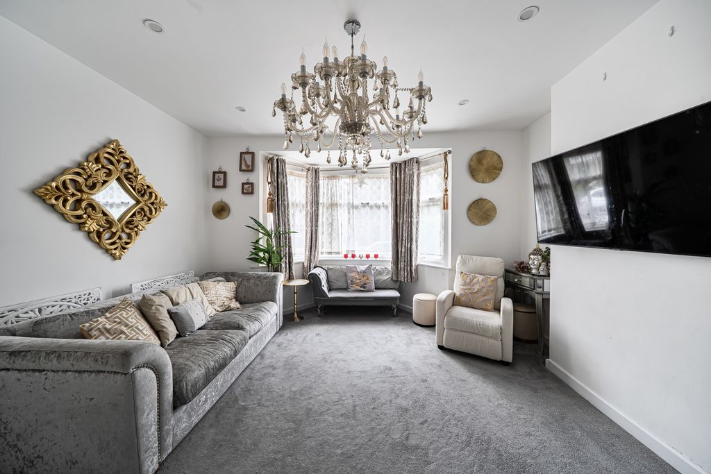 Property photo 2 of 17 1478742-21-6A32A6...
