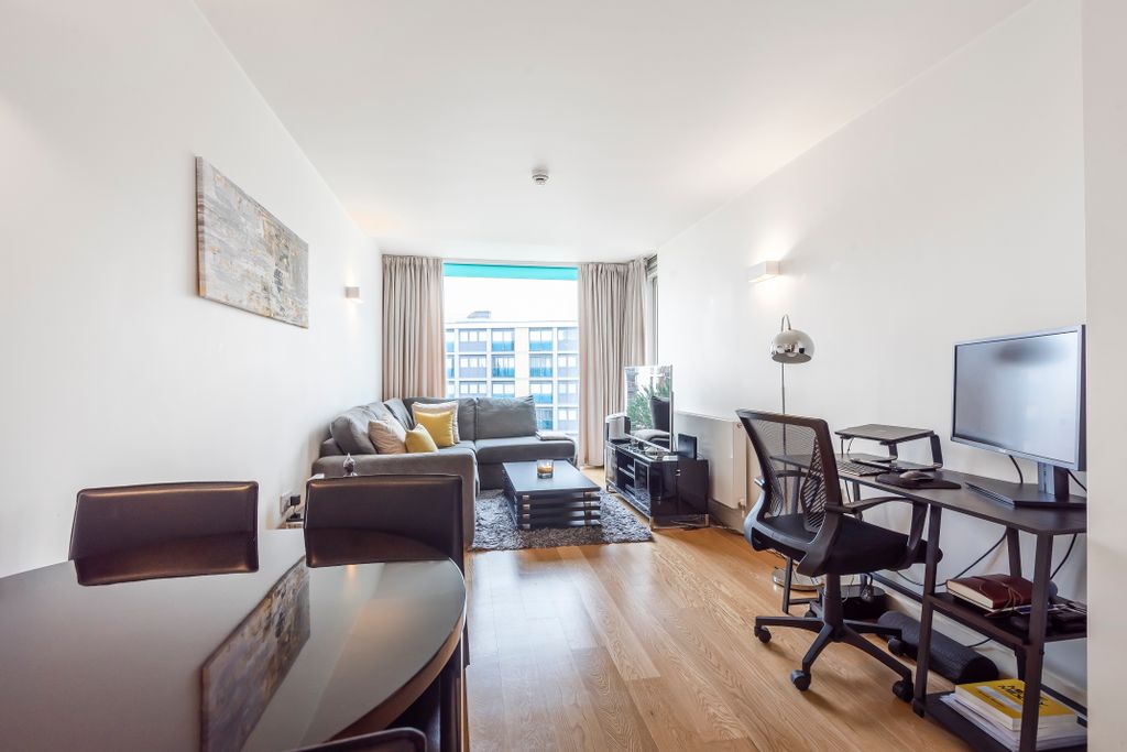 Property photo 3 of 21 Photo 4