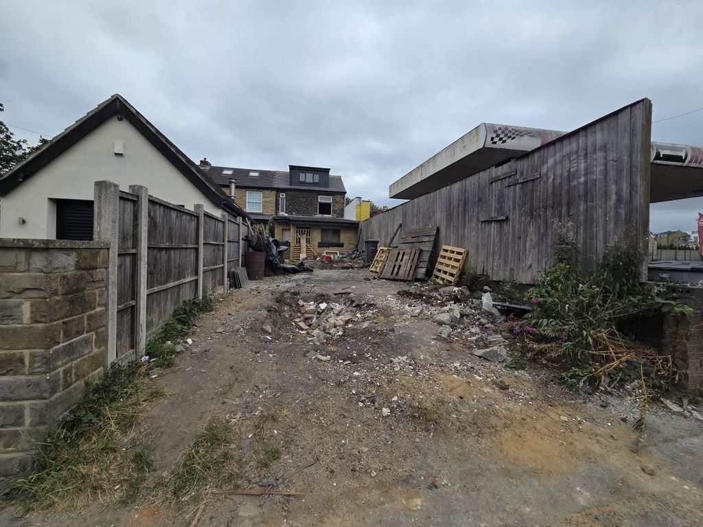 Property photo 1 of 17 10 Tamworth Street, Tyersal, Bd4 8Js