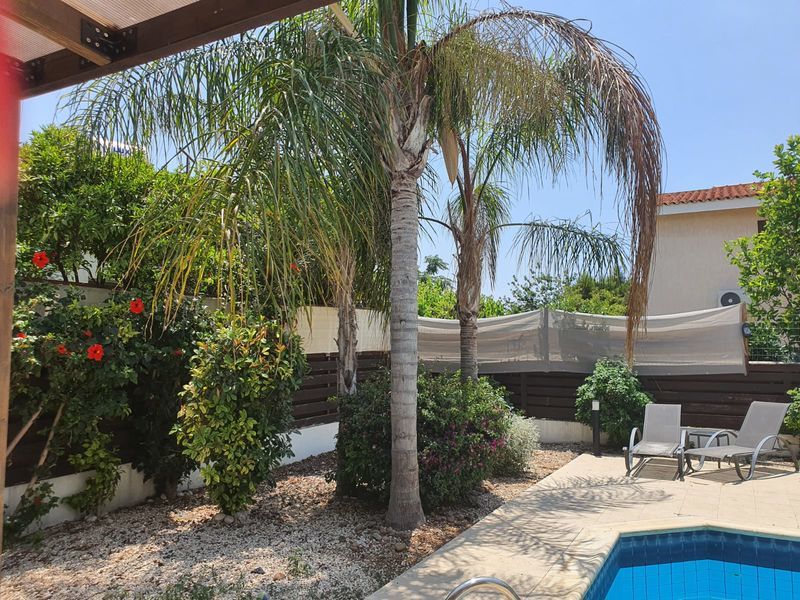 Property photo 3 of 16 Garden