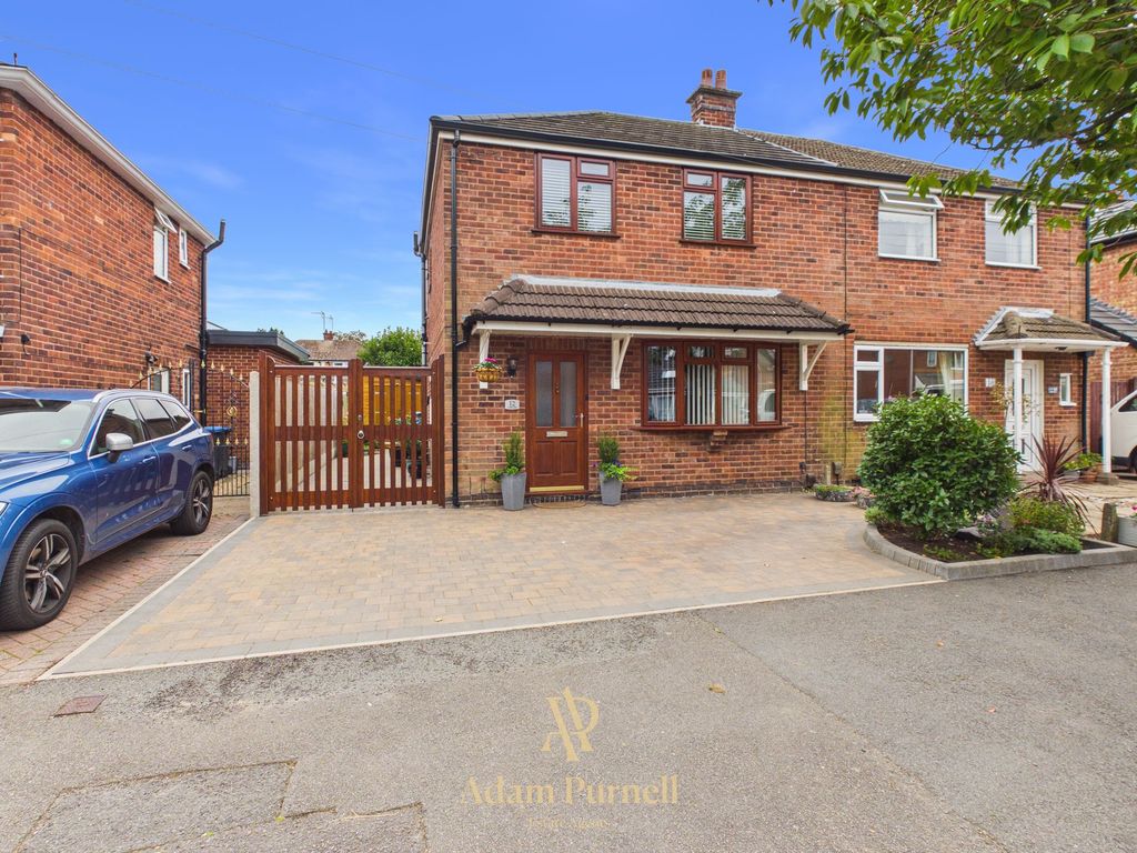 Property photo 1 of 32
