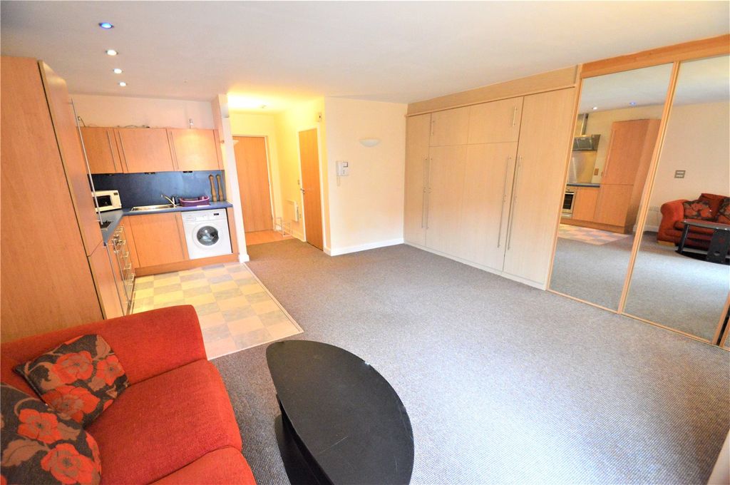 Property photo 2 of 7 1