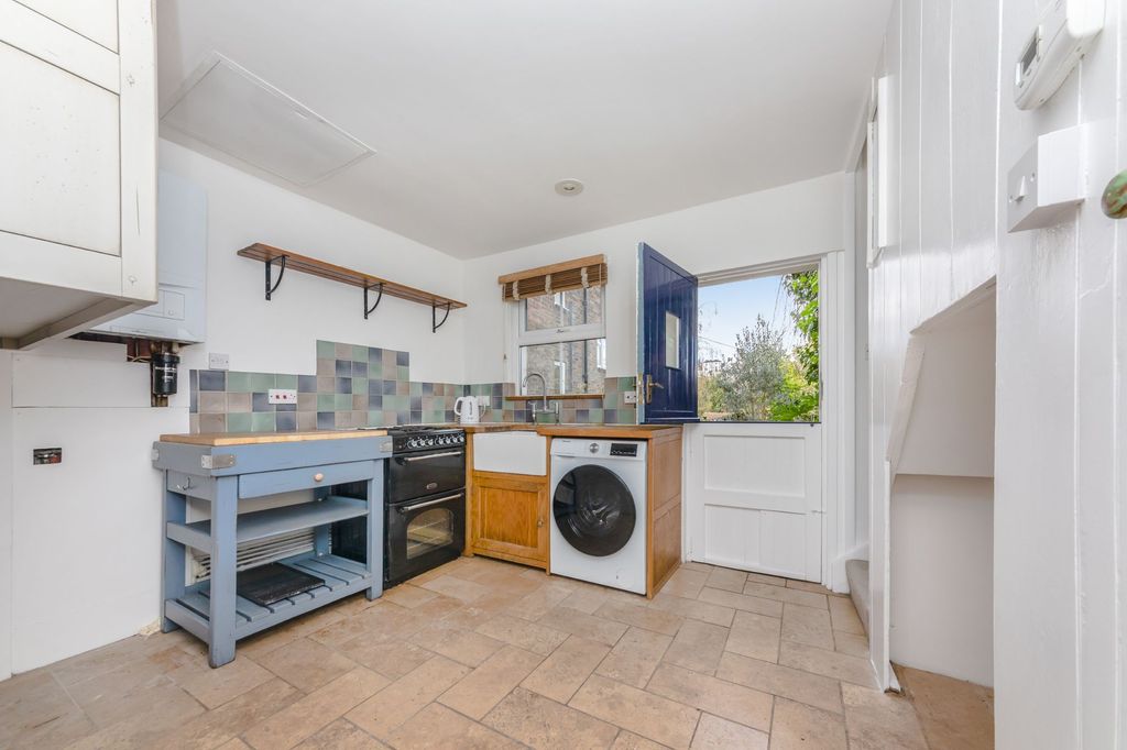 Property photo 3 of 16