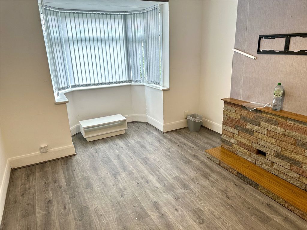 Property photo 2 of 16 Picture No. 22