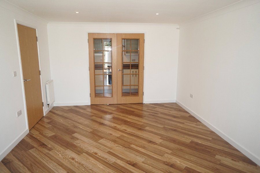 Property photo 3 of 8 Picture No. 02