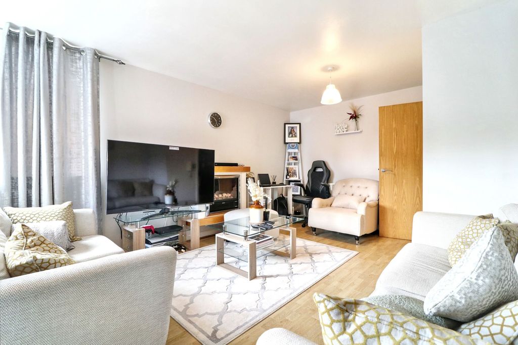 Property photo 2 of 10 Parkhal929378320250715205816_1000028728_i8Xos.Jpg