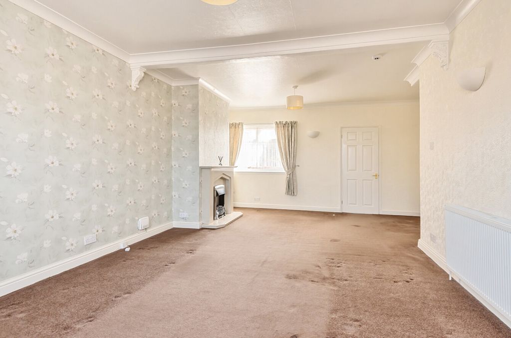 Property photo 2 of 19 1297256-18-682d81...