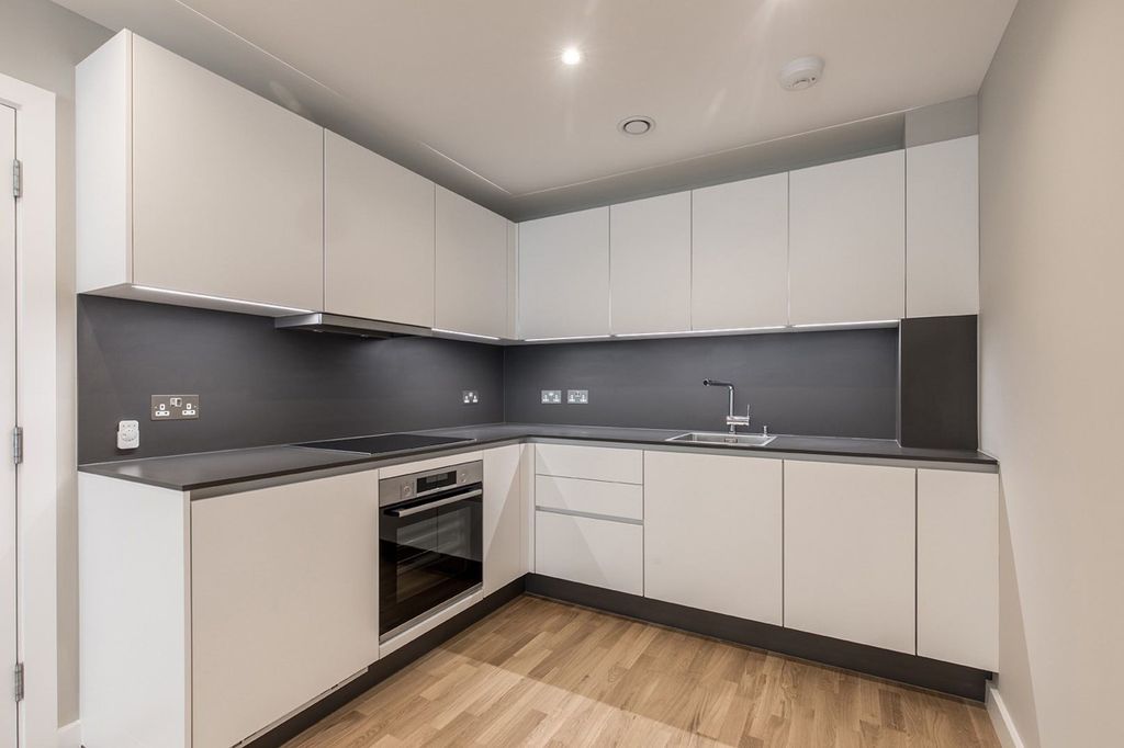 Property photo 1 of 21 Kitchen