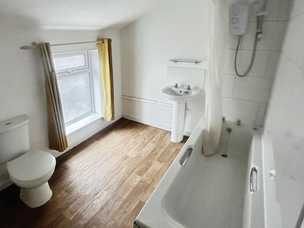 Property photo 3 of 10 82A941A4-Img_8631_11_Original