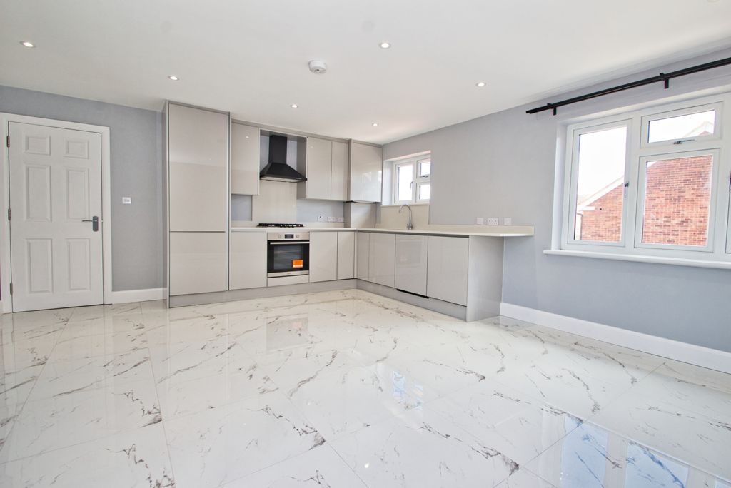 Property photo 3 of 10 Gallery