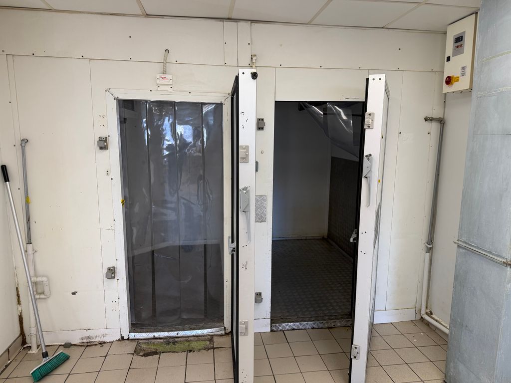 Property photo 3 of 4