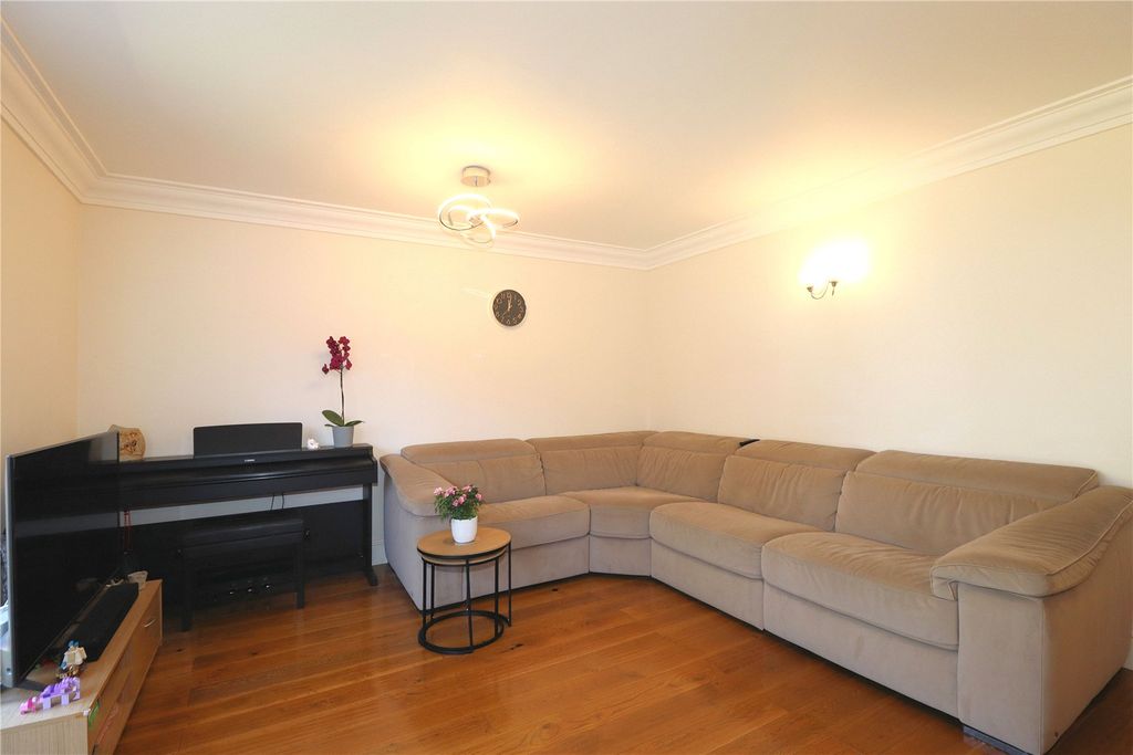 Property photo 3 of 16 Picture No. 05