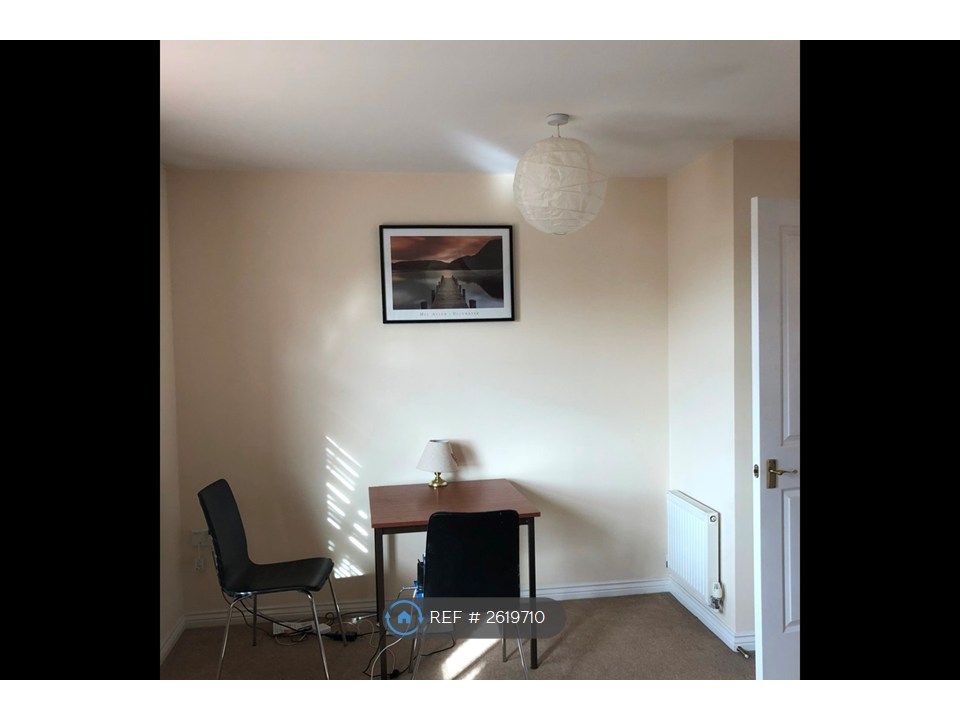 Property photo 3 of 6 Lounge