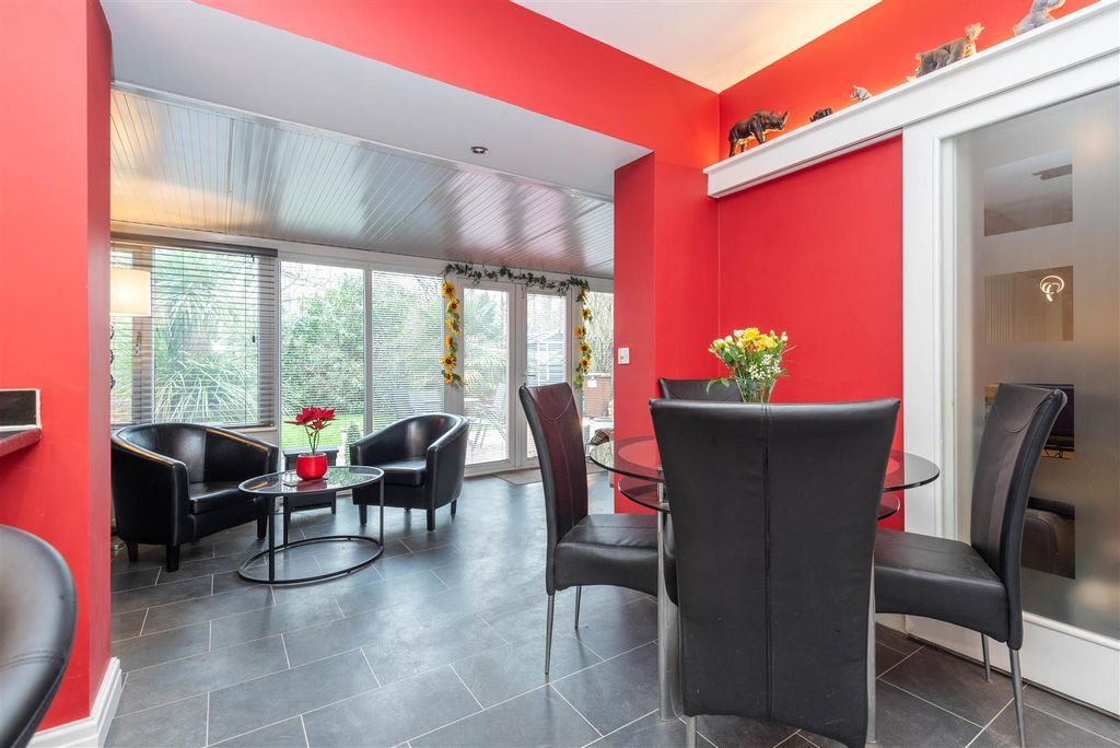 Property photo 3 of 24 Kitchen/Dining Room