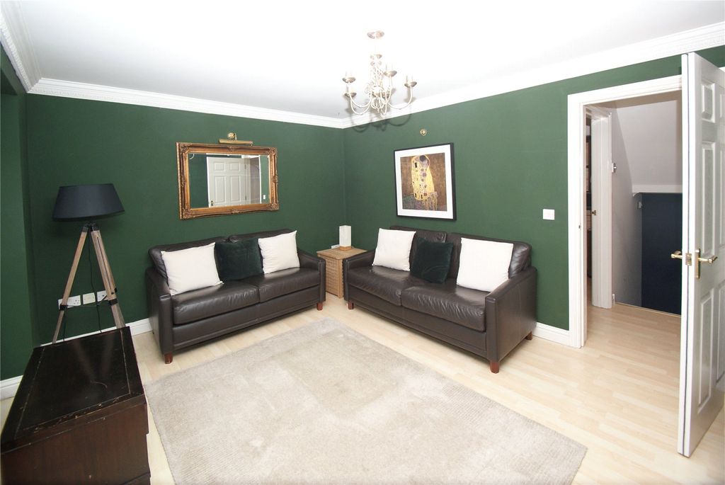 Property photo 3 of 13 Picture No. 16