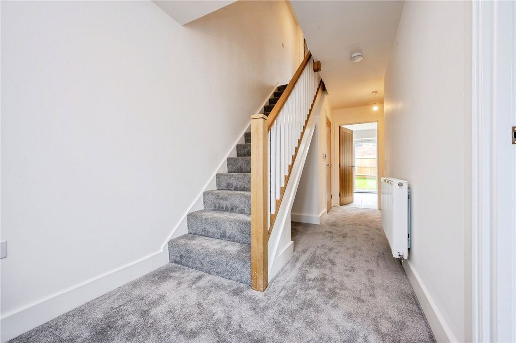 Property photo 3 of 9 Picture No. 21