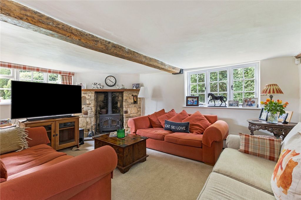 Property photo 3 of 25 Sitting Room