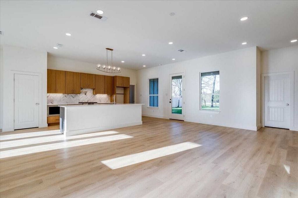 Property photo 3 of 31 <Alttext/>