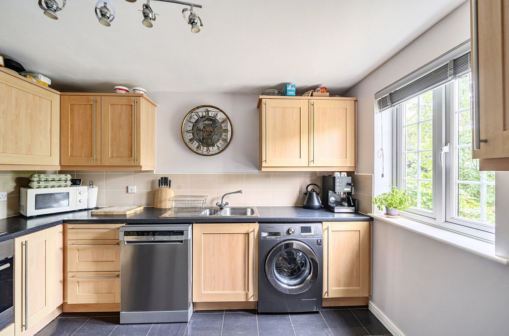 Property photo 3 of 19 1483722-13-6A424c...