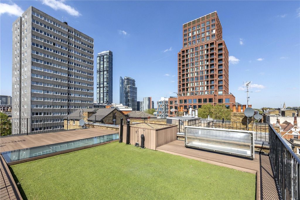 Property photo 2 of 23 Picture No. 25